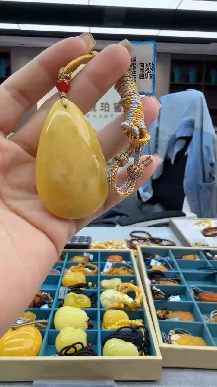 琥珀颈饰未镶嵌228秒拍号 假一罚三 