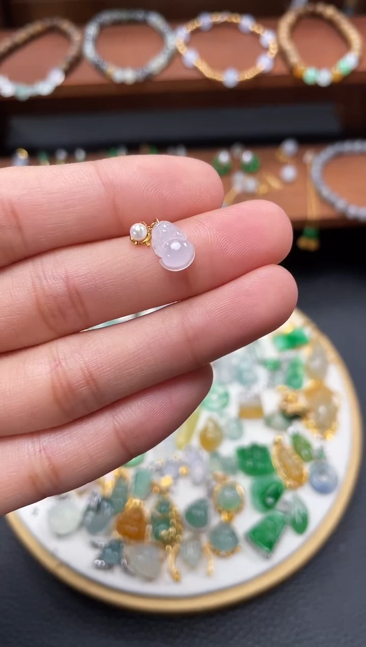 【闪购商品】翡翠吊坠(不含链)18K金镶嵌一个   714