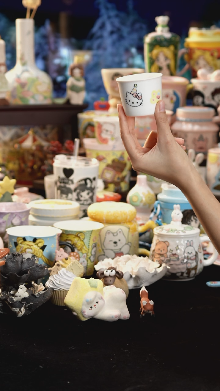 摆件陶景德镇釉下彩手绘设计师款陶瓷