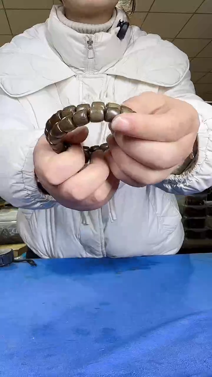 5.99一条1.0直切手串