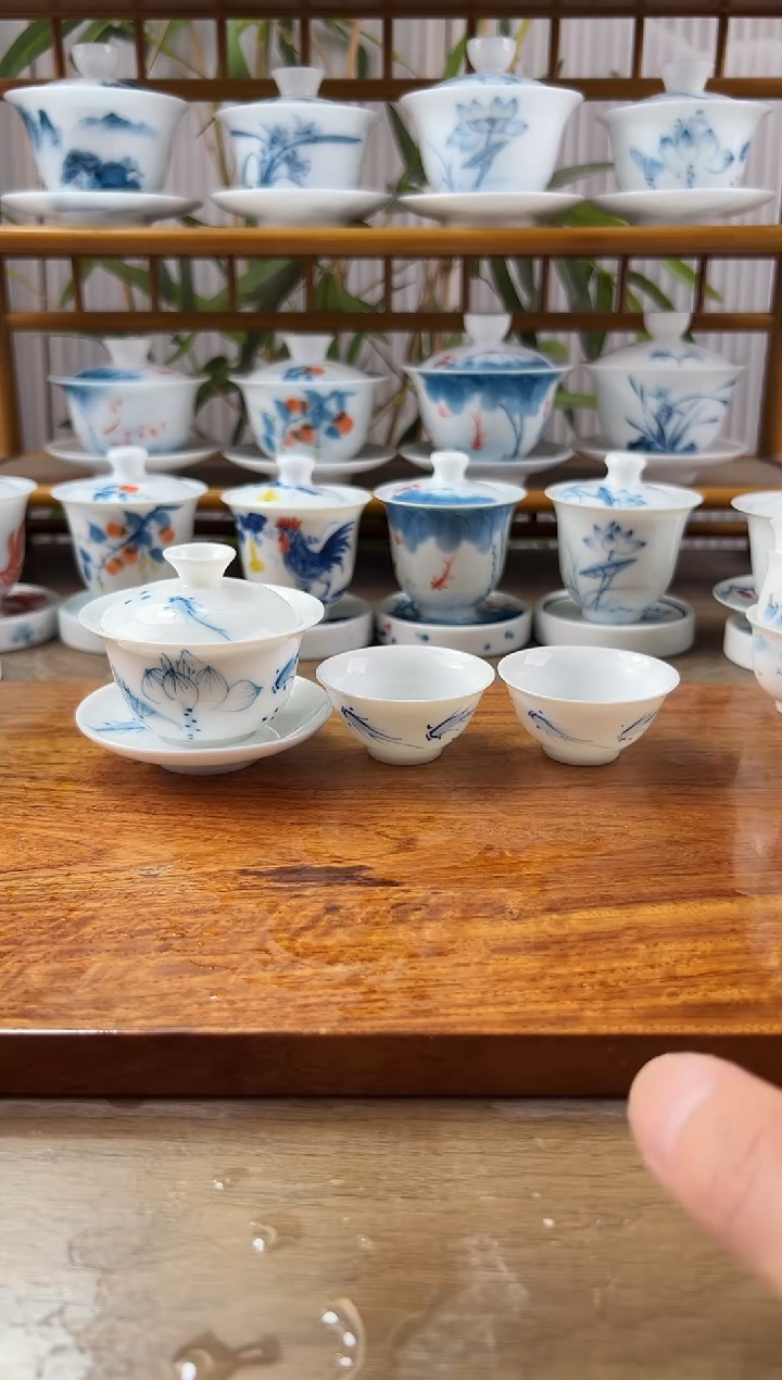 微瑕荷花鱼聚80ml三才盖碗+小玉兰杯2个