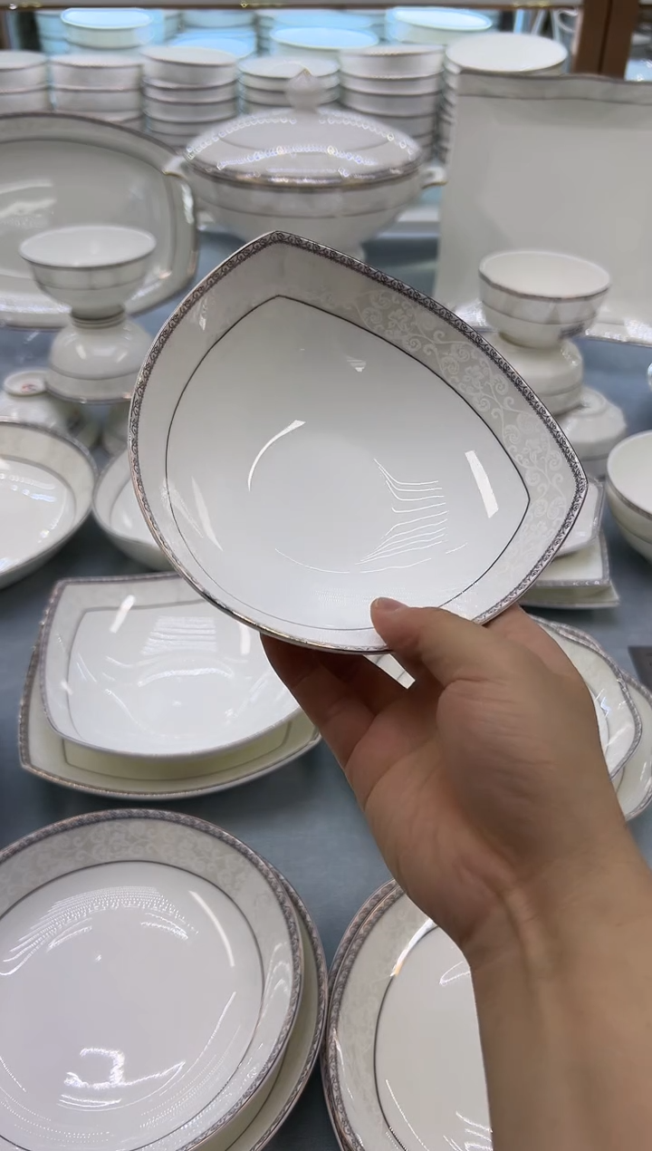 骨瓷玲珑6三角2个  