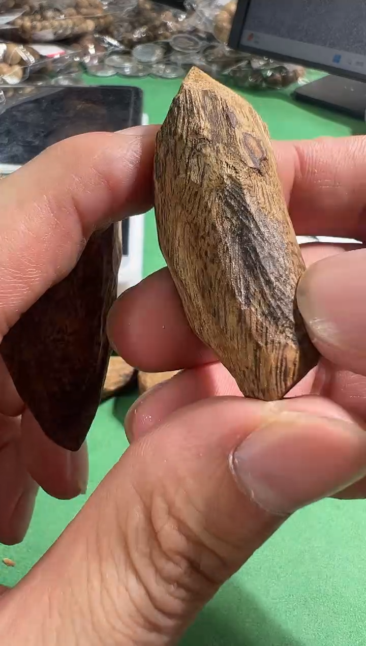 【闪购商品】沉香吊坠76号熟结土沉10克多样性发一