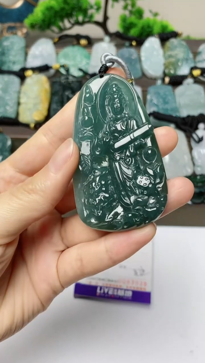 翡翠未镶嵌颈饰