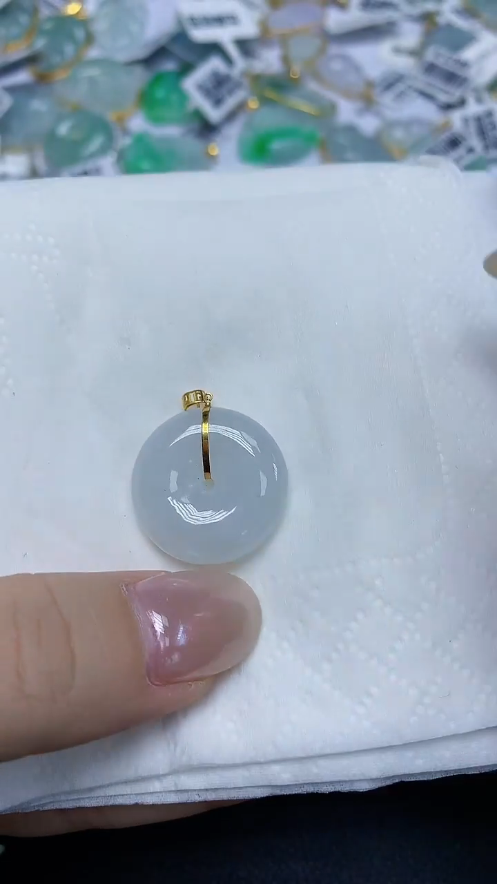 翡翠18K金镶嵌颈饰天然缅甸翡翠A货