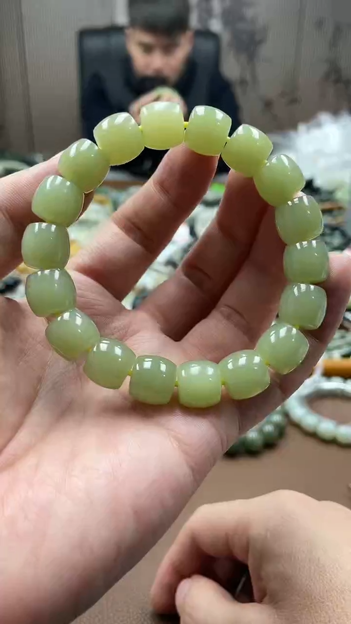 未镶嵌手串和田玉新疆若羌黄口12直切