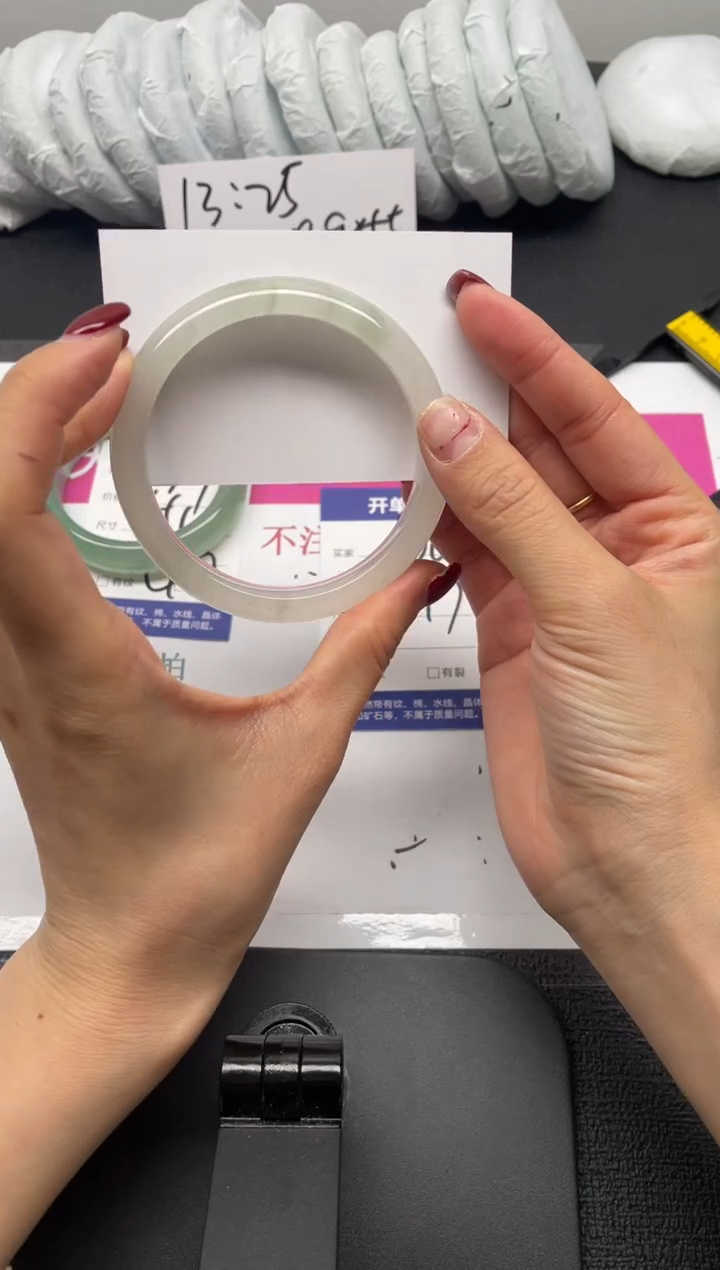 未镶嵌手镯石英质玉100-60