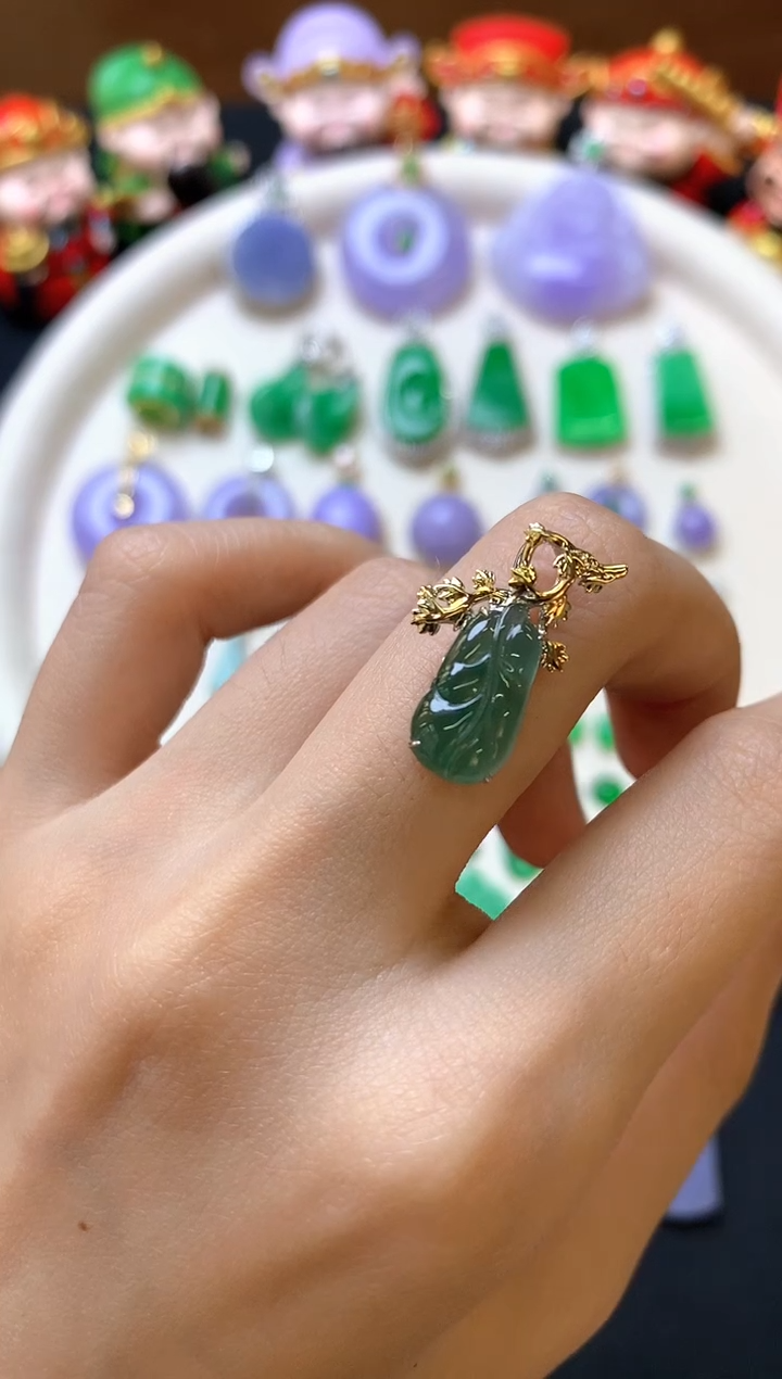 翡翠18K金镶嵌吊坠(赠链)吊坠