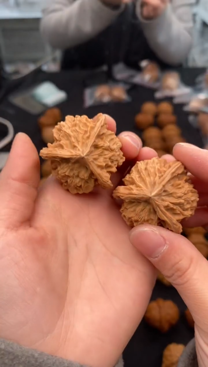 【闪购商品】文玩核桃把件盘山奔40-u666