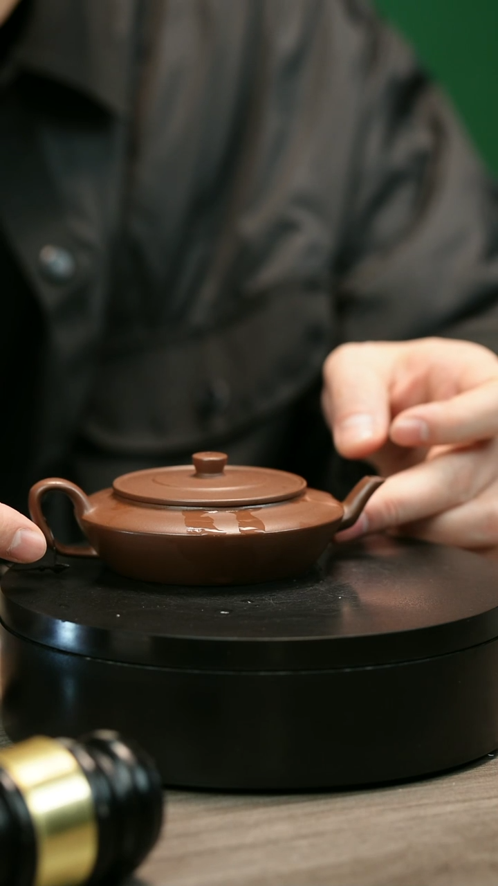 茶壶紫砂家****?H2451赵信军底槽青扁莲