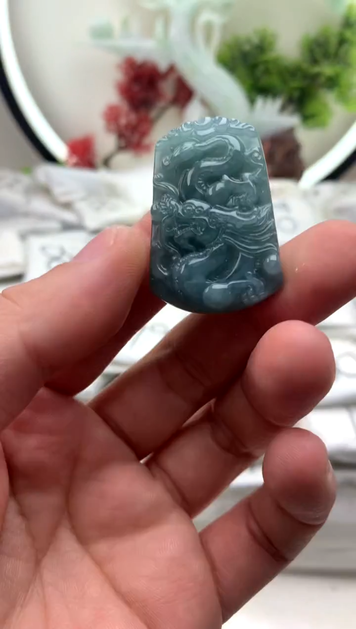 【闪购商品】翡翠颈饰未镶嵌小龙牌【品质一般介意慎拍】