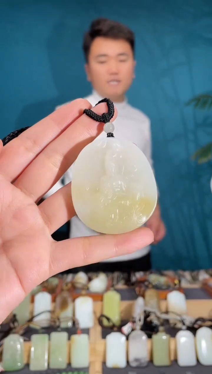 颈饰未镶嵌和田玉1