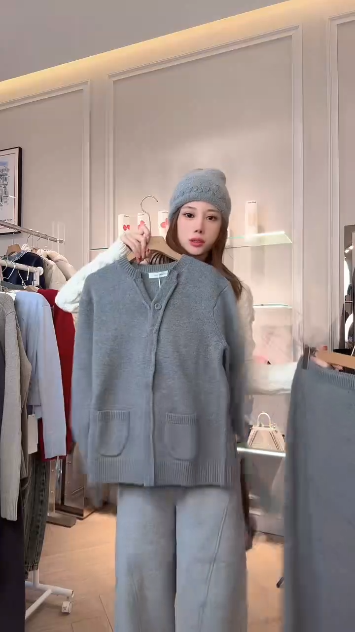 简白  羊毛开衫 sm备注尺码 原价2380