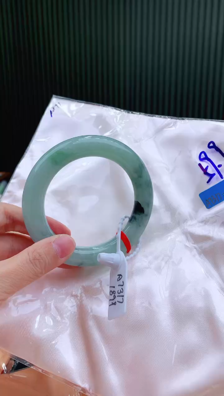 未镶嵌手镯翡翠60+