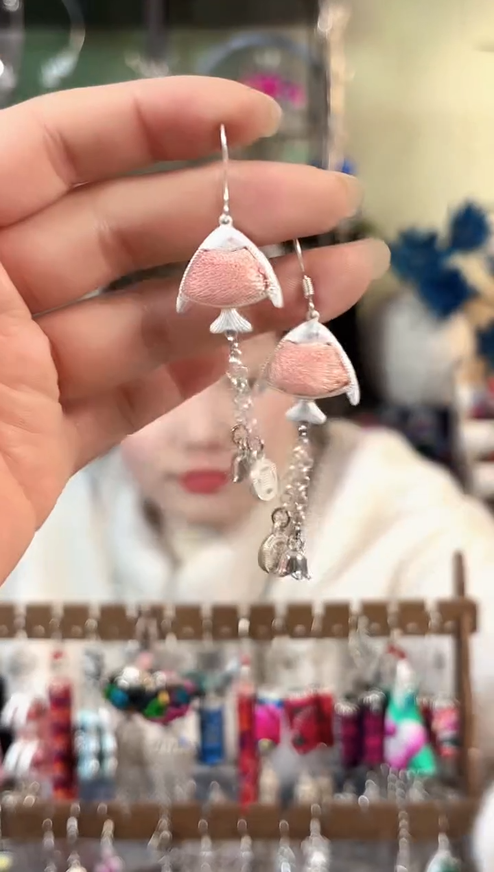 彩云南阁非遗老绣苗银饰品620