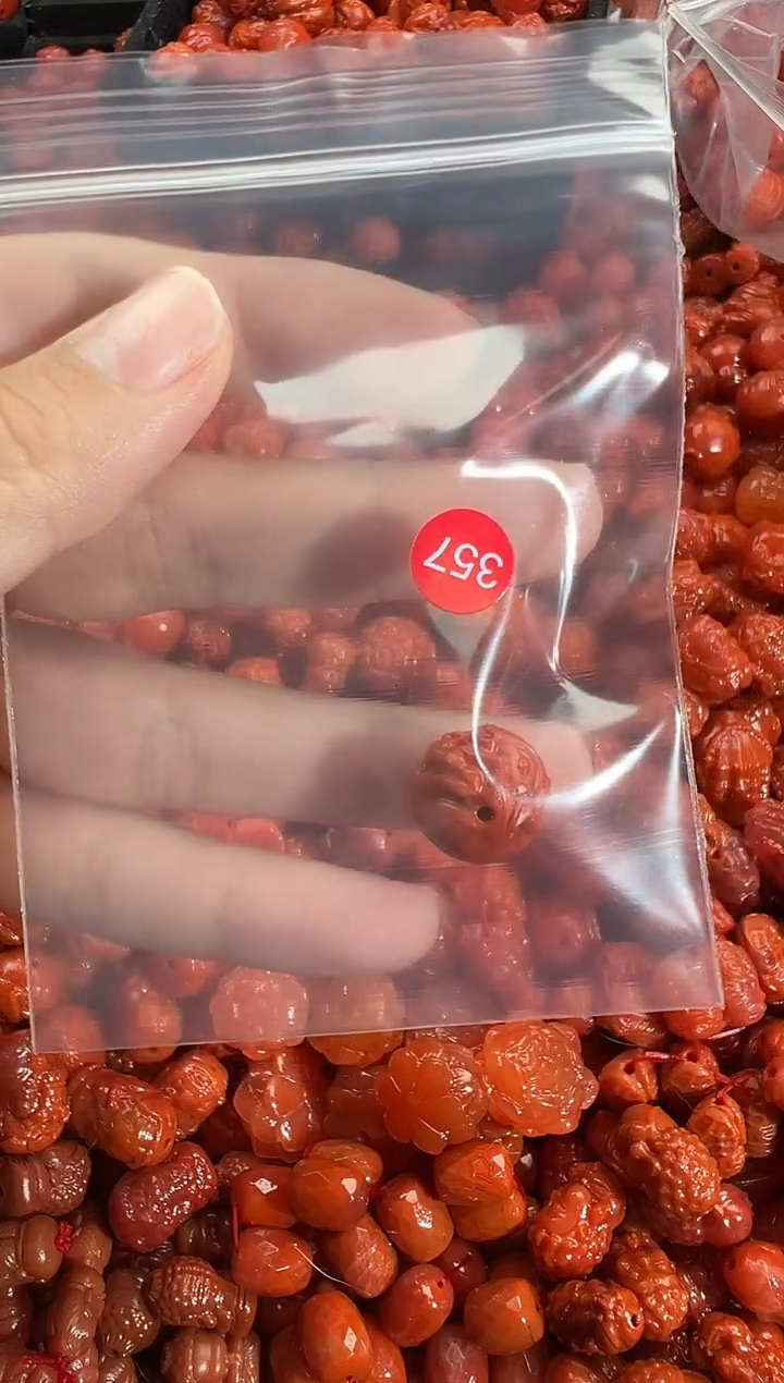 颈饰未镶嵌南红玛瑙1