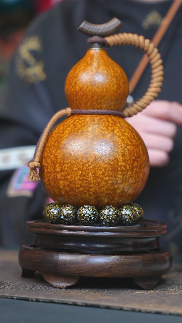 【闪购商品】YH137大漆酒葫芦不包手串及旋转底座