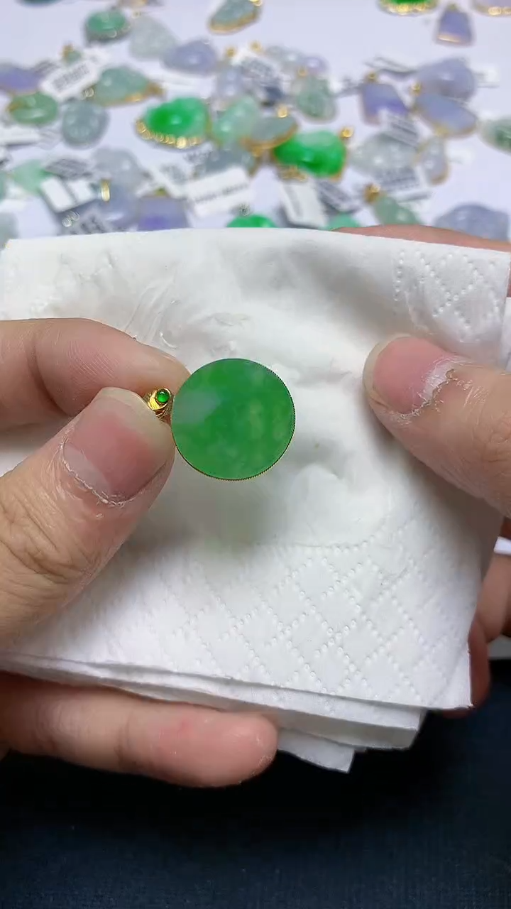 翡翠18K金镶嵌颈饰天然缅甸A货翡翠