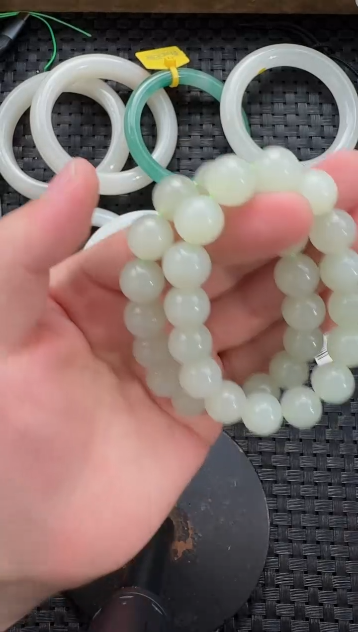 颈饰未镶嵌和田玉12晴水手串(多样性发货拍一发一）