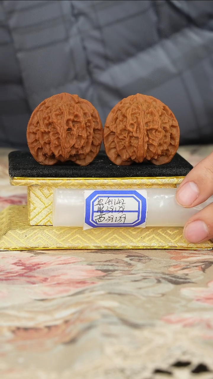 【闪购商品】文玩核桃把件苹果园