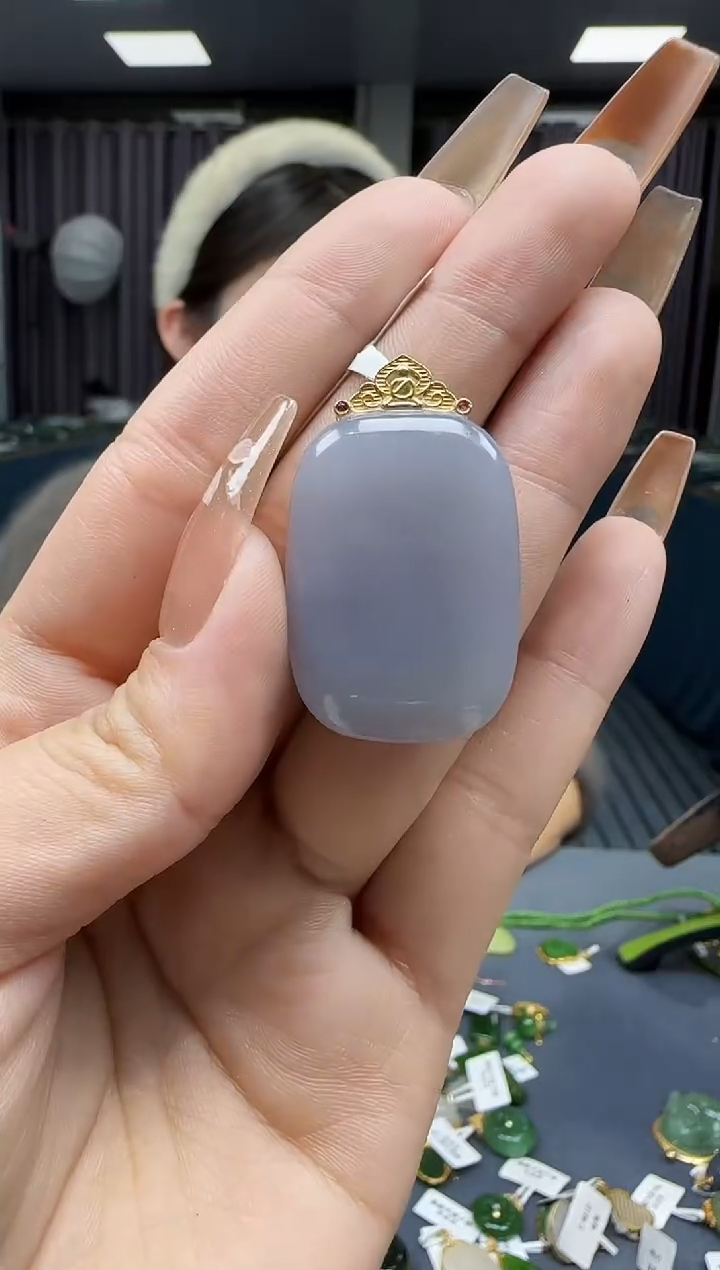 【闪购商品】和田玉挂件18K金镶嵌1