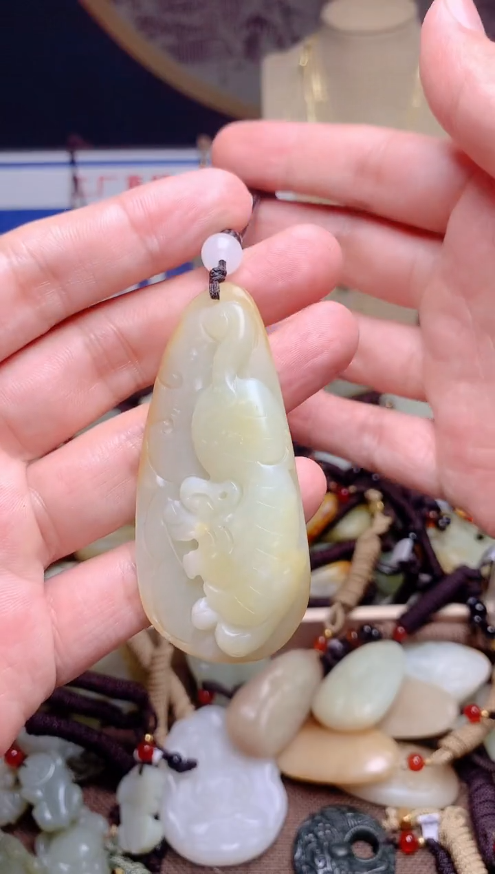 和田玉未镶嵌颈饰1