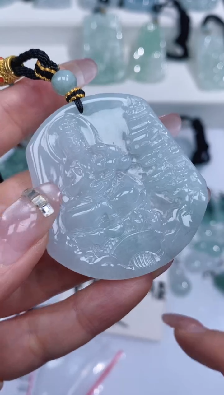 颈饰未镶嵌翡翠吊坠