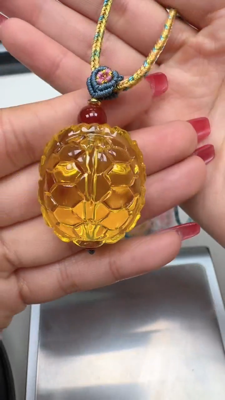 裸石琥珀未镶嵌如图