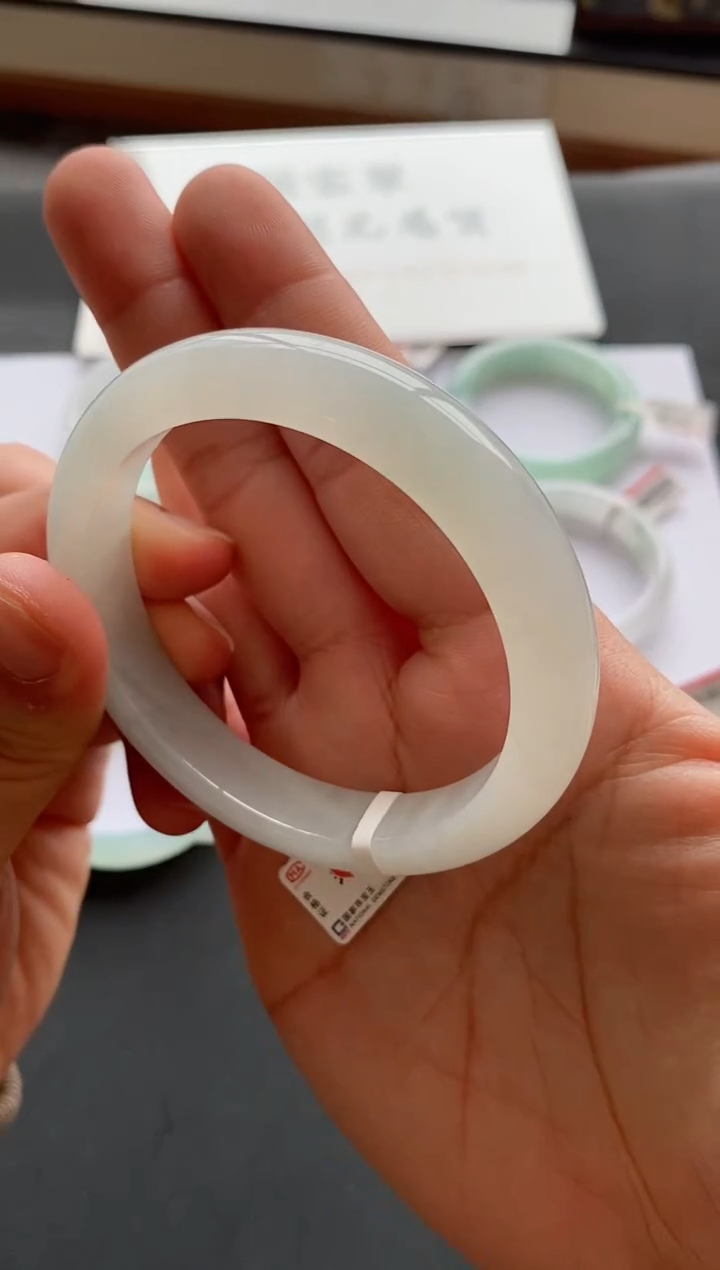 【闪购商品】翡翠手镯未镶嵌2号60.4*12.5*9.0正圈