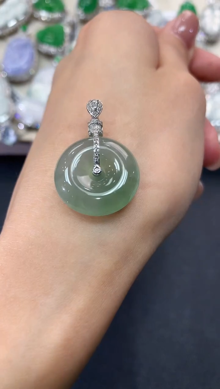 【闪购商品】翡翠吊坠(不含链)18K金镶嵌q27     