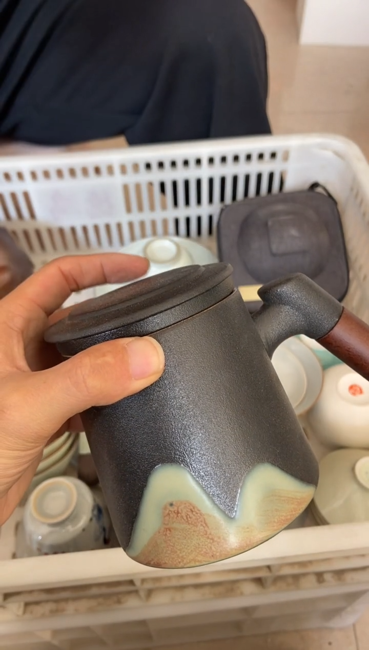 无运费险有瑕疵的摄影的产品有使用过的痕迹有点脏介意勿拍杯