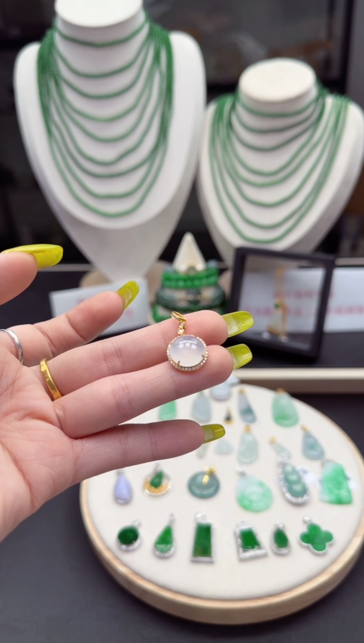 【闪购商品】翡翠吊坠(不含链)18K金镶嵌【海莎一口翠】翡翠挂件1