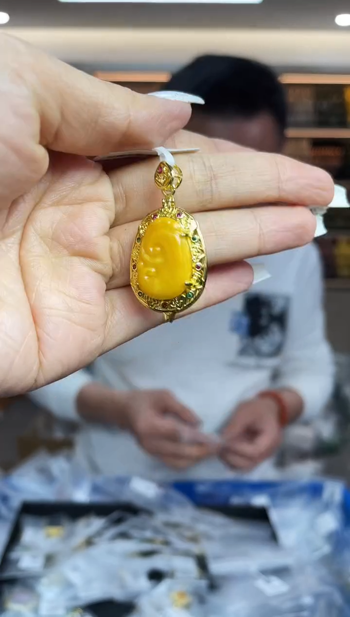 【闪购商品】蜜蜡裸石未镶嵌多样性发一件