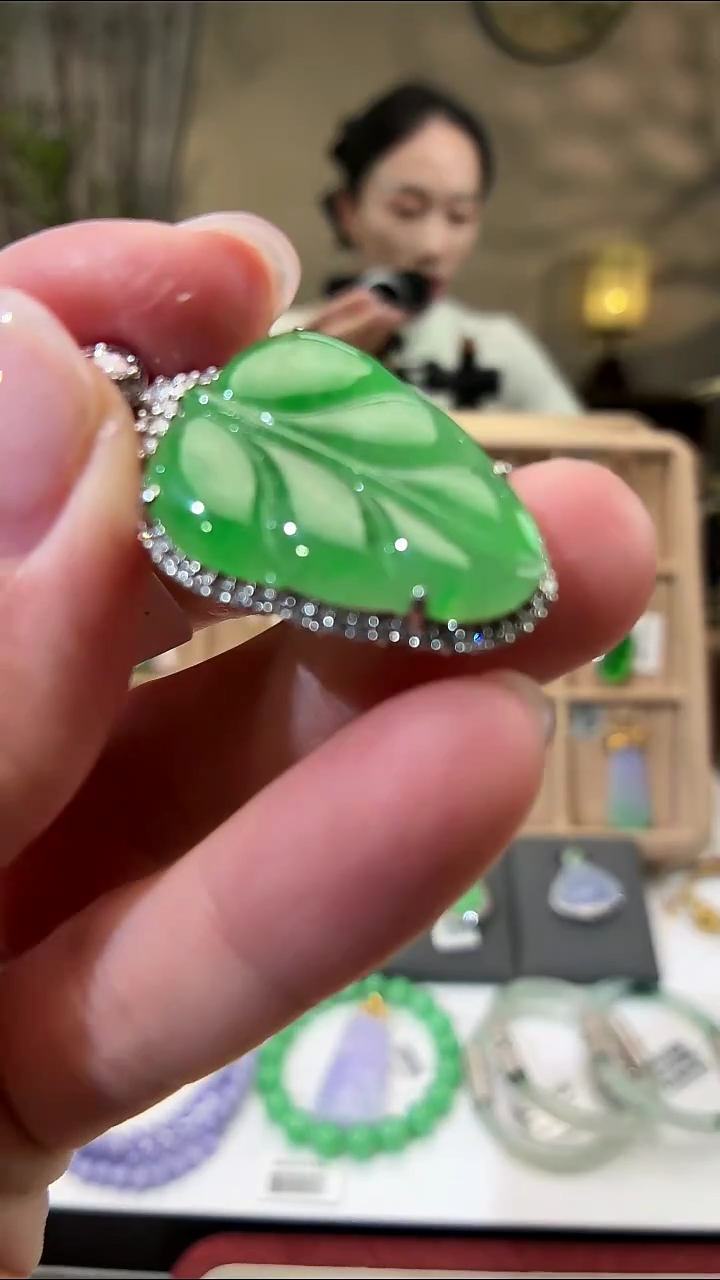 吊坠(不含链)18K金镶嵌翡翠叶子