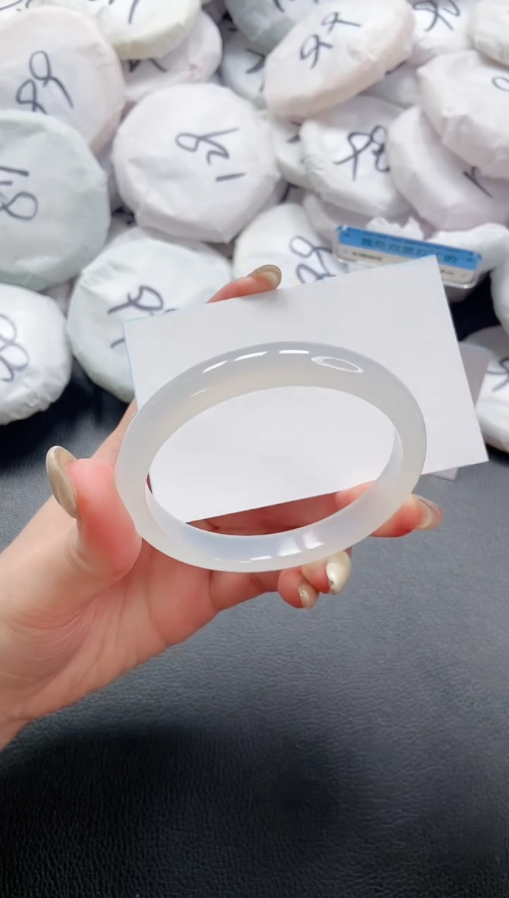 【闪购商品】石英质玉手镯未镶嵌 10L43-59