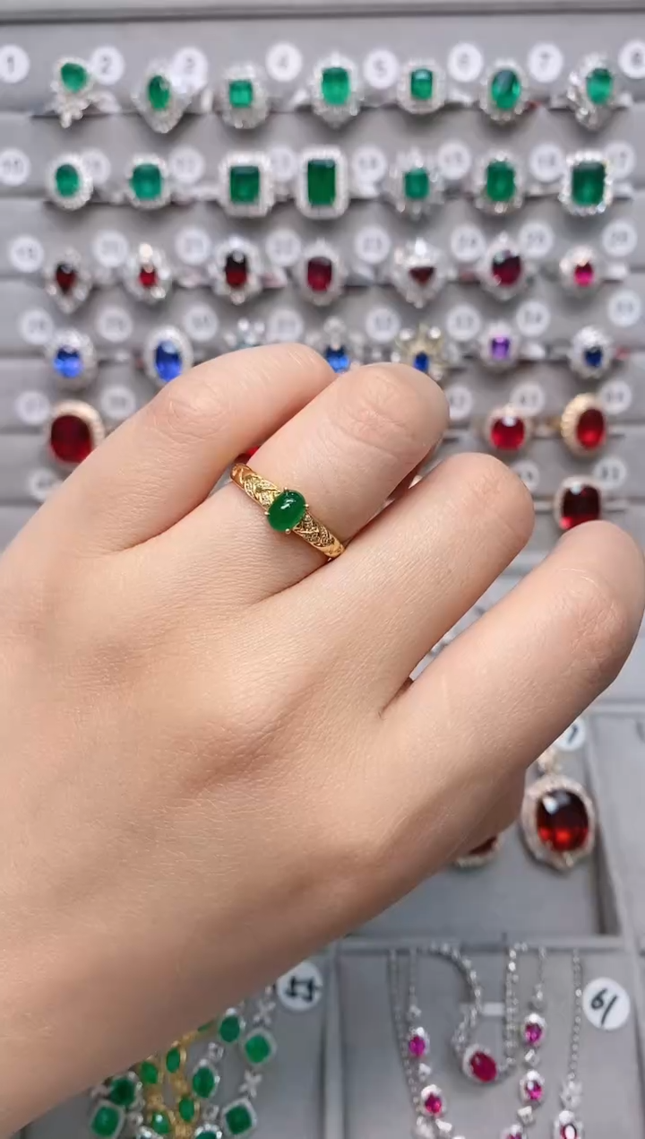 【闪购商品】祖母绿18K金戒指18K金镶嵌.