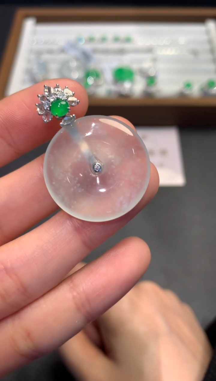 【闪购商品】翡翠吊坠(不含链)18K金镶嵌A62-19800