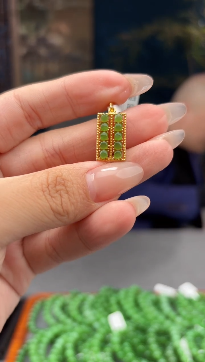 【闪购商品】和田玉吊坠银S925镶嵌碧玉算盘