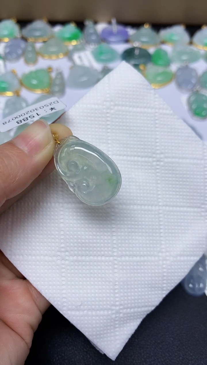 翡翠18K金镶嵌颈饰 天然翡翠A货