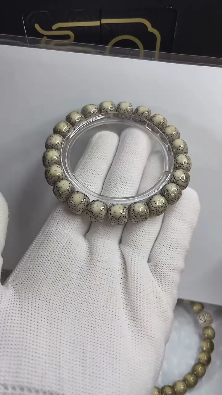 手串星月菩提小驼包11x10.a745