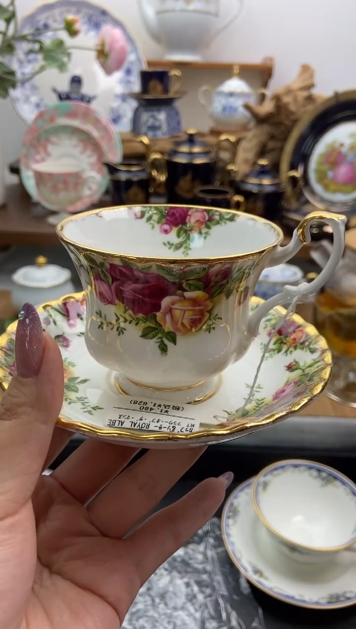 瓷片全新一代阿尔伯特谨慎参拍，防伪帖撕毁无售后