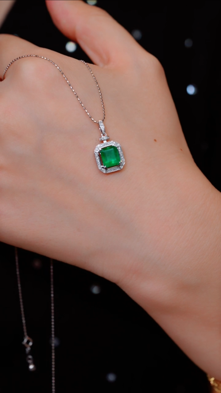 18K金祖母绿吊坠不含链U4942