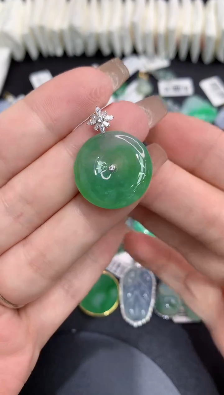 吊坠(不含链)18K金镶嵌翡翠111