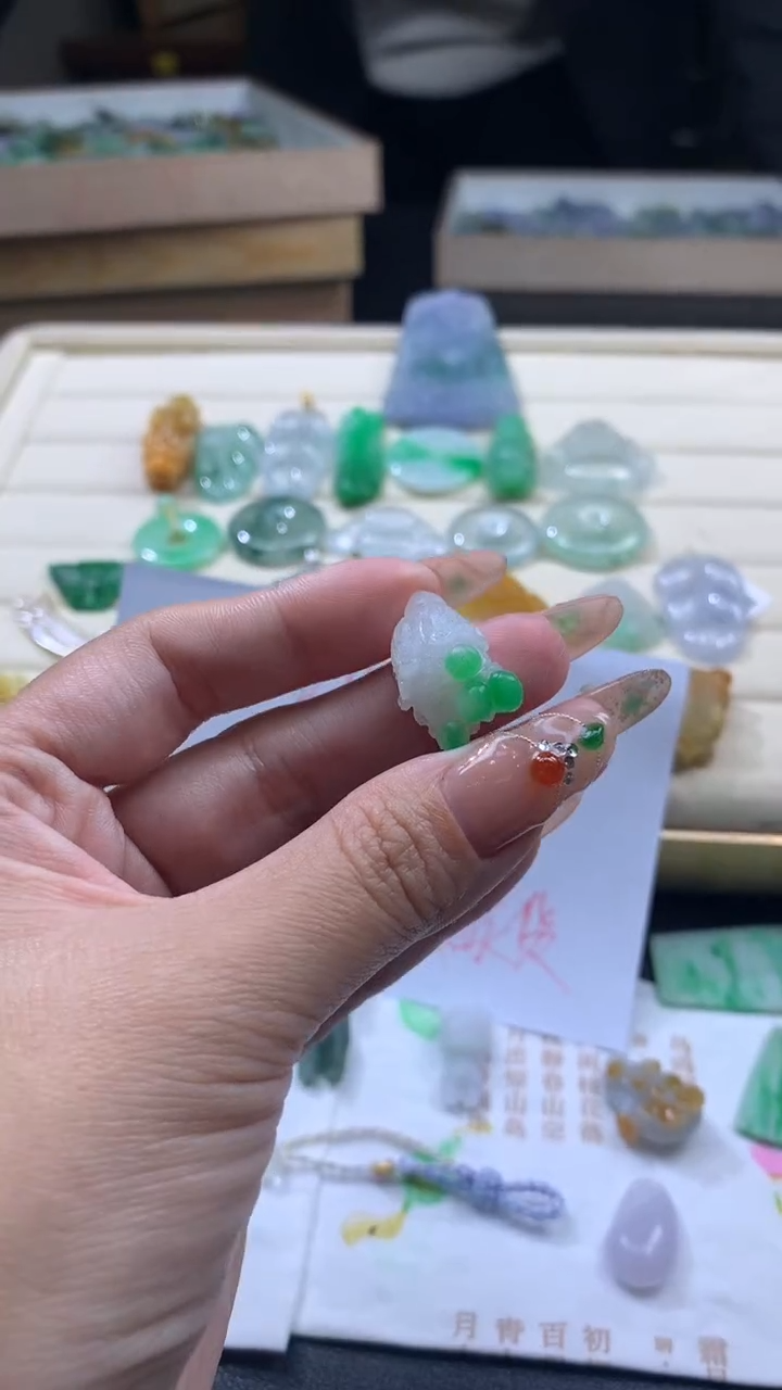 【闪购商品】定制翡翠未镶嵌翡翠