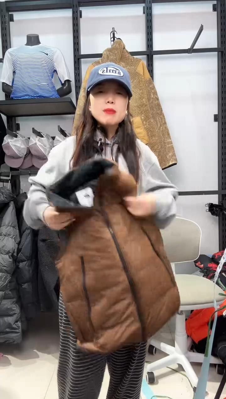 2450   编码  瑕疵直播间过款为准 尺码  ·  170