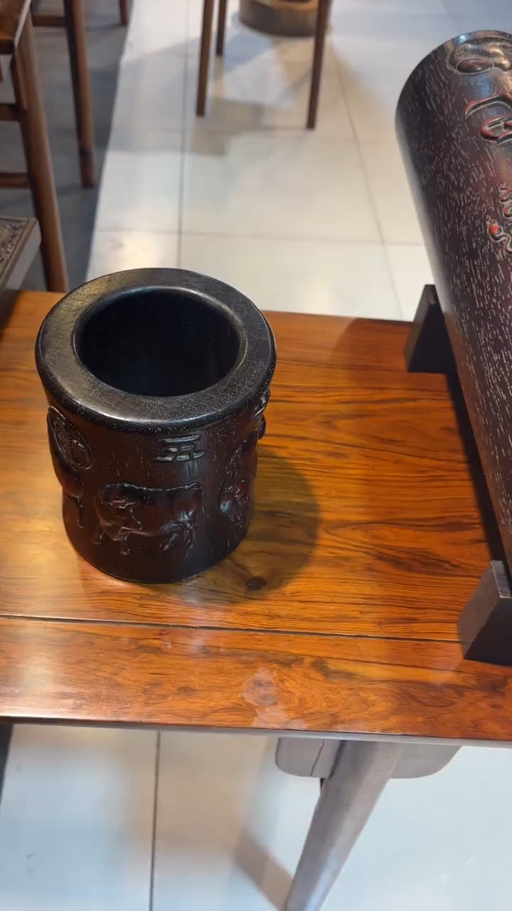 【闪购商品】木木艺五牛图笔筒