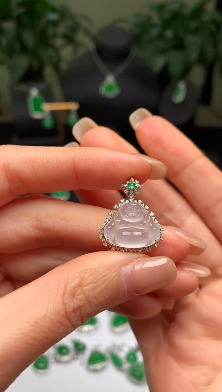 颈饰18K金镶嵌翡翠佛公