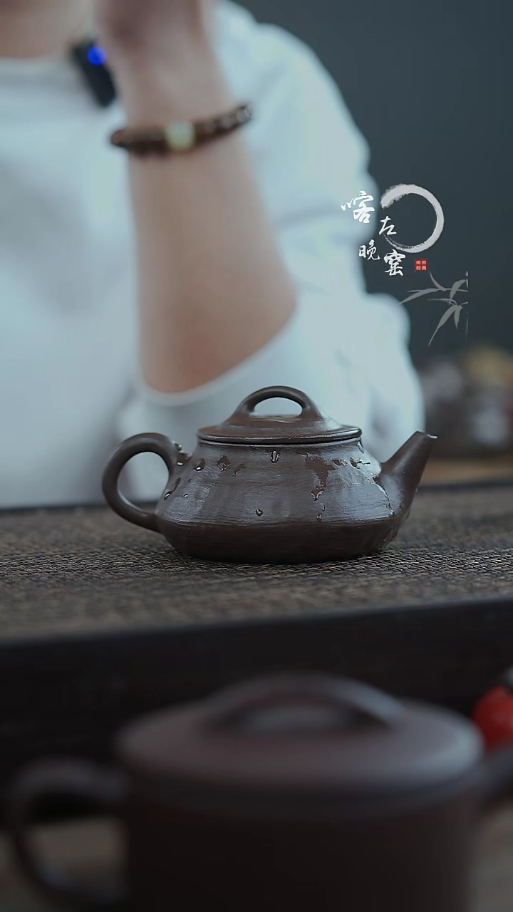 茶壶紫砂手捏壶【黑灯头无二