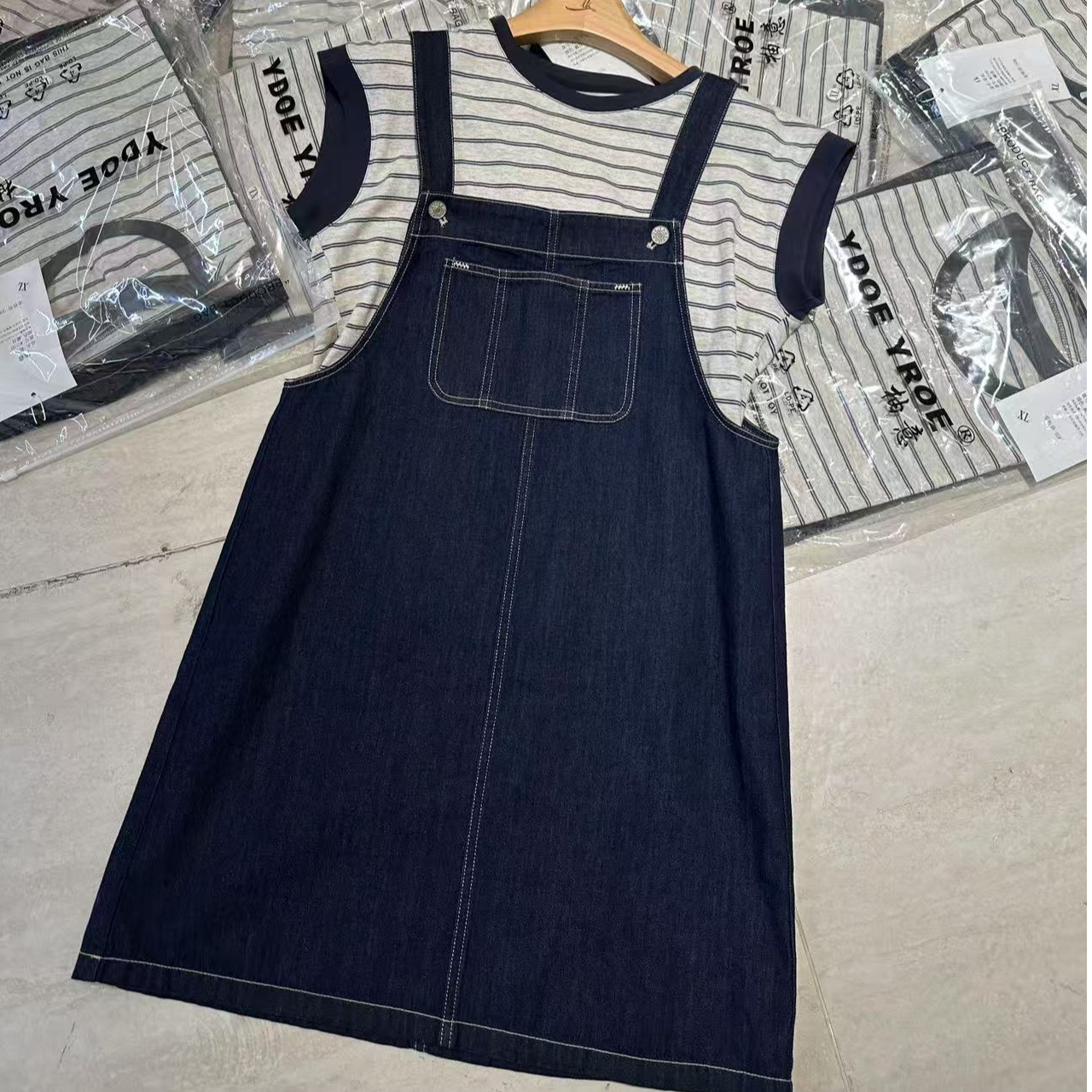 HY 海燕家 条纹牛仔背带裙