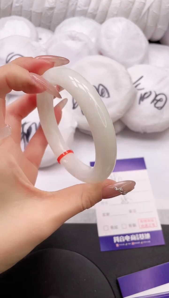 【闪购商品】和田玉手镯未镶嵌24K390-58